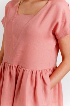 Megan Nielsen Olive Top & Dress (Intermediate) 27 Megan Nielsen Olive Top & Dress (Intermediate) -CELOVE Clothing Shop image 72267.1655978406