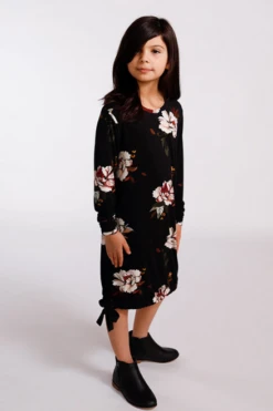 Chalk & Notch Mini Pixie Tee & Dress PDF (Beginner) 17 Chalk & Notch Mini Pixie Tee & Dress PDF (Beginner) -CELOVE Clothing Shop image 85863.1602839881